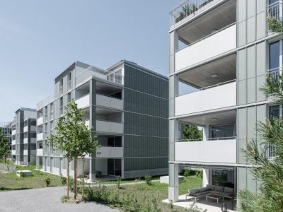 Mehrfa­mi­li­en­haus Urdorf