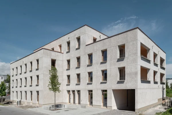 Mehrfa­mi­li­en­haus Widau